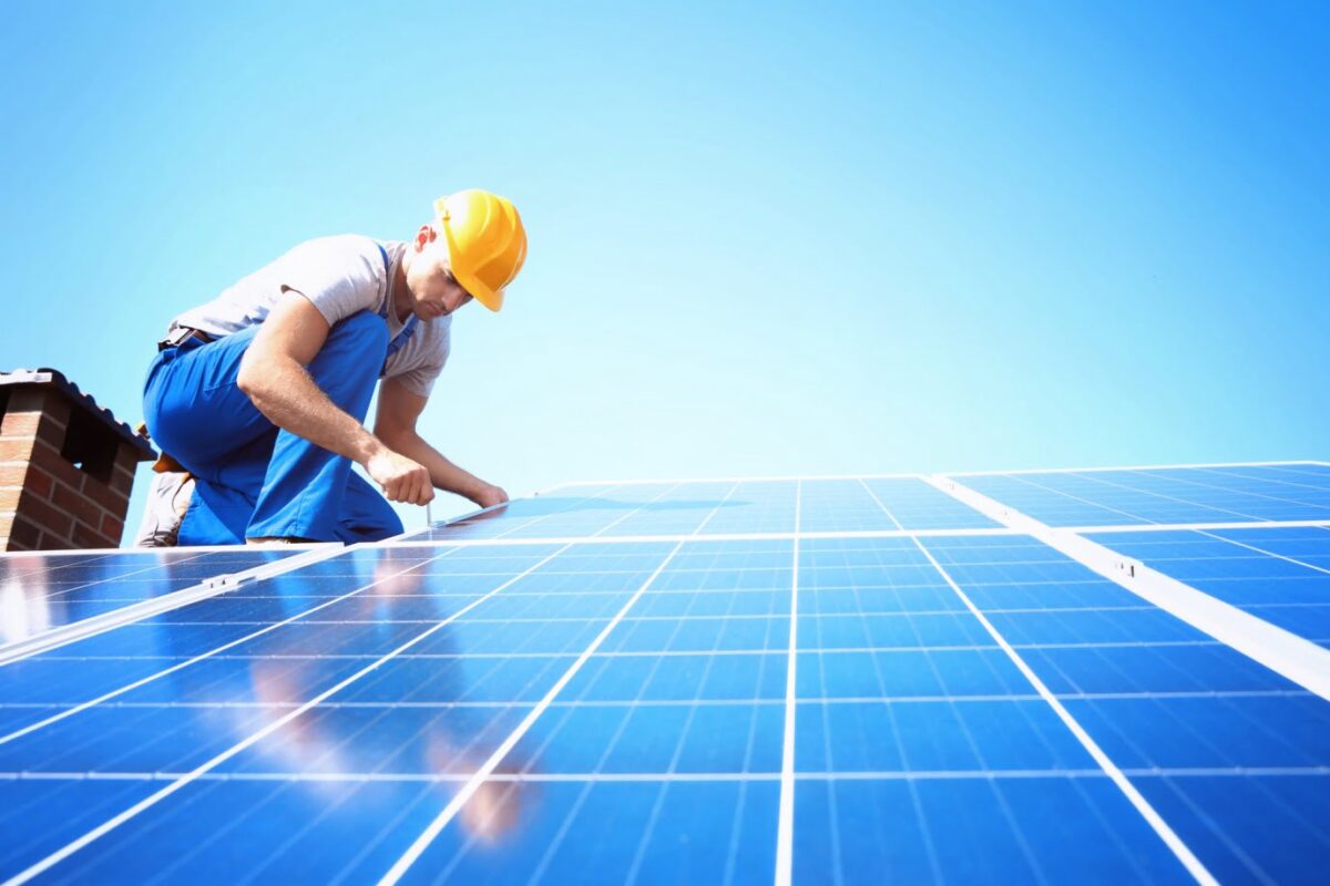 The Brief Guide That Makes Becoming a Solar Panel Installer Simple